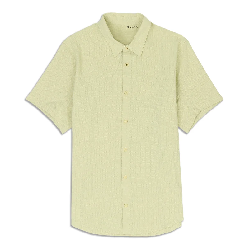 Airing Easy Short Sleeve Button Down Shirt - Resale Relaxed Men's Beach Relaxed Men's Beach