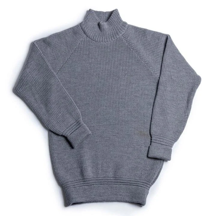 Heimat - Merino Raglan Sweater - Battleship Grey Beach Beach