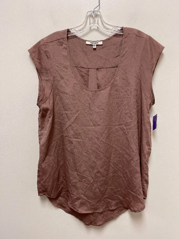 Top Short Sleeve By Daniel Rainn  Size: L Beach