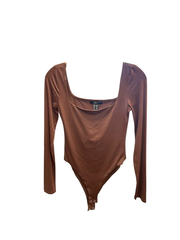 Top Long Sleeve By Forever 21 In Brown, Size: M Masculine Men's Thick