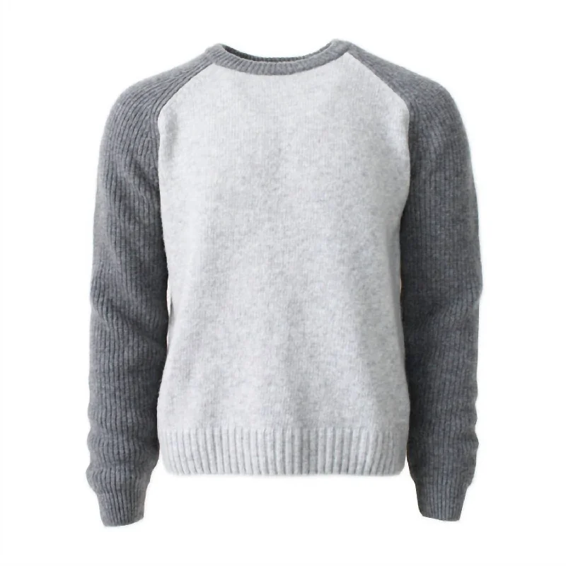 Men'S Mont Tremblant Two Tone Sweater in Light Grey Streetwear Style Streetwear Style